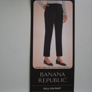 Banana Republic Ladies' Pull-On Elastic Waist  straight leg pant  BLACK, size 8